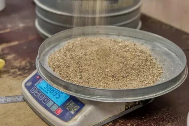 Analyse granulométrique à Toulouse : tamisage et hydromètre en laboratoire